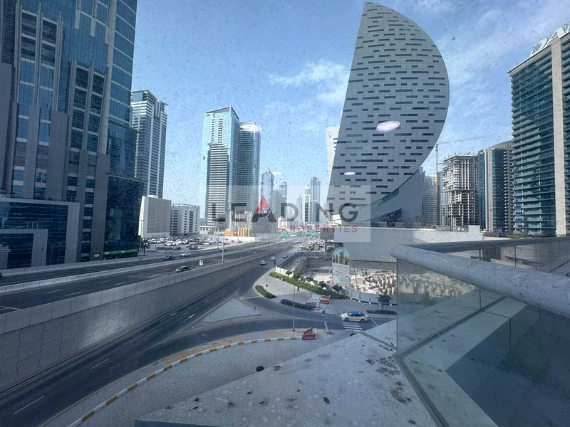 مكتب فاخر | بالقرب من المترو | خروج ودخول سهل إلى بايزنس باي63815813414530114