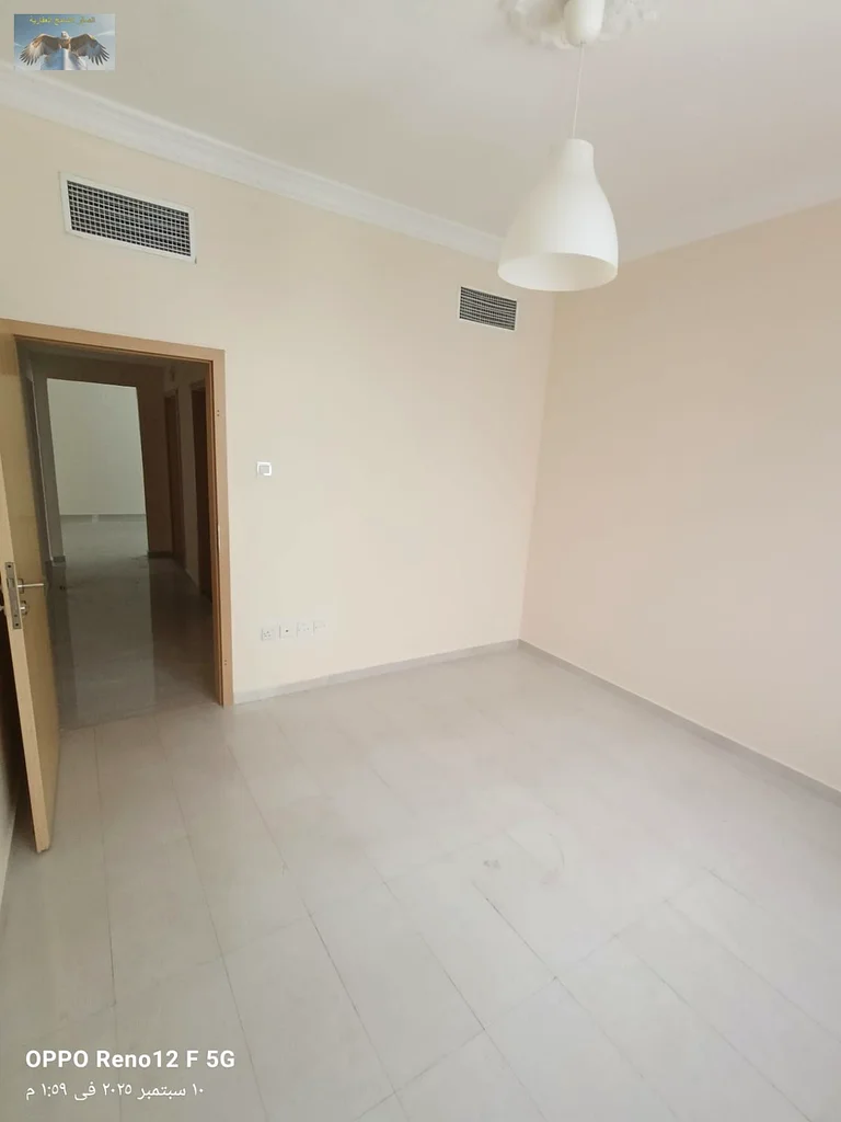 Apartment for Rent in Al Jurf 2 – Ajman, spacious 2BHK with 2 bathrooms, wardrobes, balcony, near Al Aqsa School, only 43K in 4 payments63714836773505113