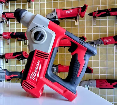 MILWAUKEE ROTARY HAMMER DRILL 18V SMALL