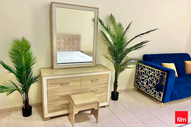 Fully Furnished| Close to Metro| Spacious Studio63729586766851114
