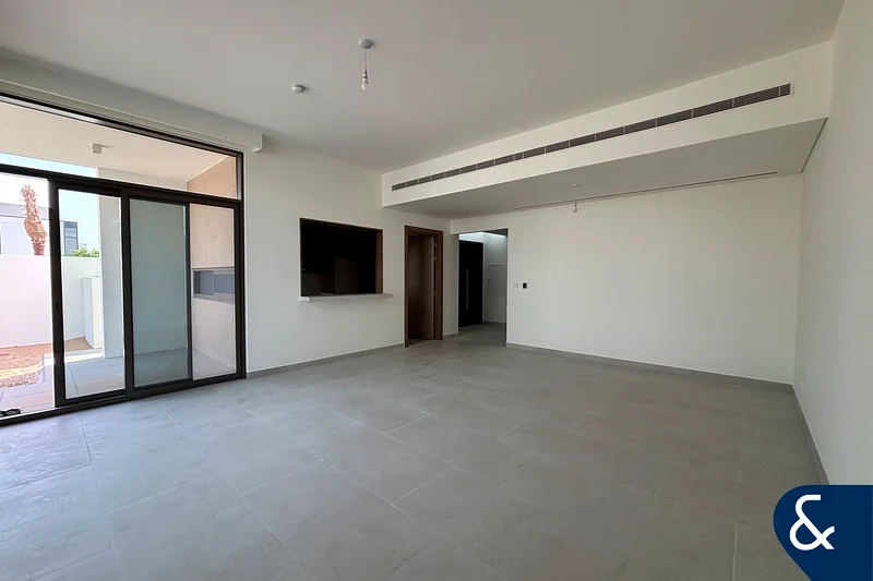 Single Row | 4 Bedrooms | Modern Design63762607331715111