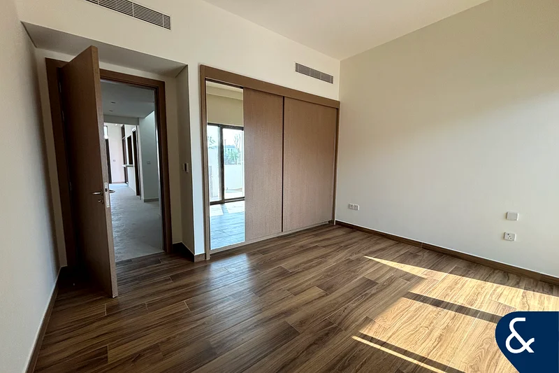 Single Row | 4 Bedrooms | Modern Design63762607331715113