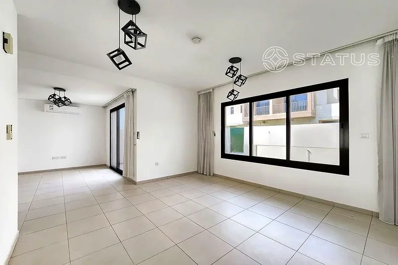 3 غرف نوم عصرية | غير مؤثثة - هايات تاون هاوس63807053534467114