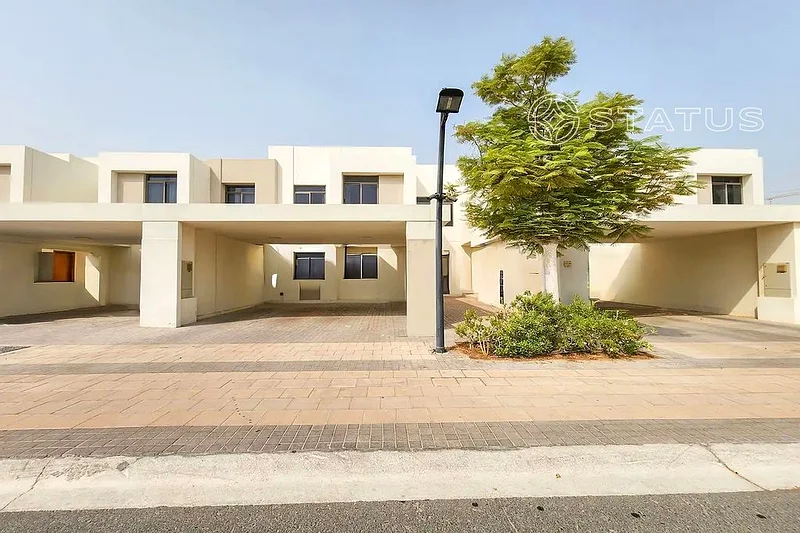 3 غرف نوم عصرية | غير مؤثثة - هايات تاون هاوس63807053534467111