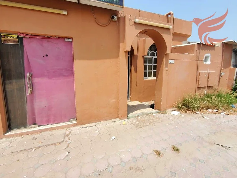 Commercial Villa for Rent in Corniche Al Qawasim | 2 Rooms | 2 Entrances | 3 Bathrooms64061599560323110