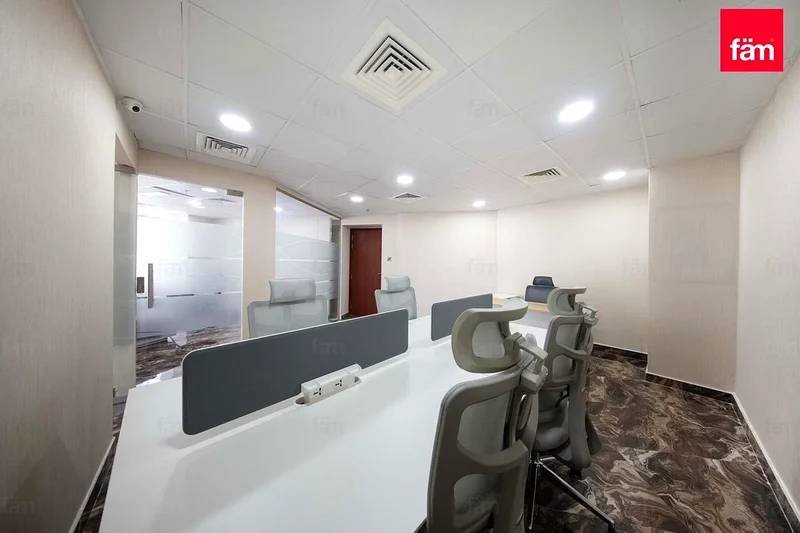 Fully Fitted Office | With 8 Parkings | Excellent63815620082562111