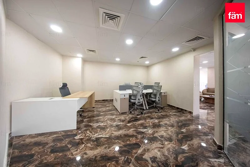 Fully Fitted Office | With 8 Parkings | Excellent63815620082562112