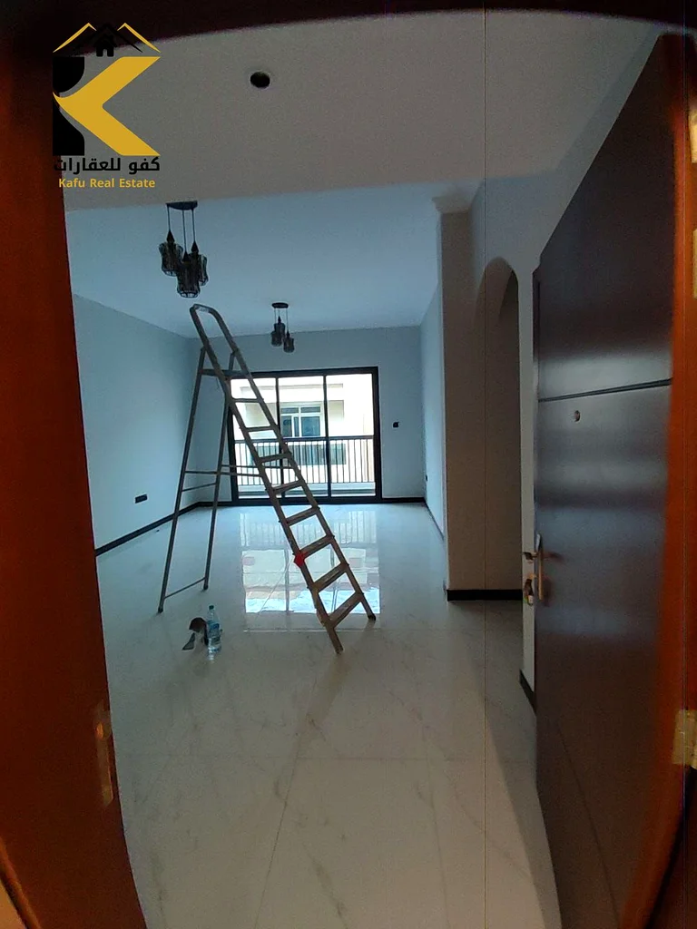 شقة من غرفة نوم واحدة مع بهو وشرفة وحمامين في المويحات 3 - تخطيط واسع63711958620162111