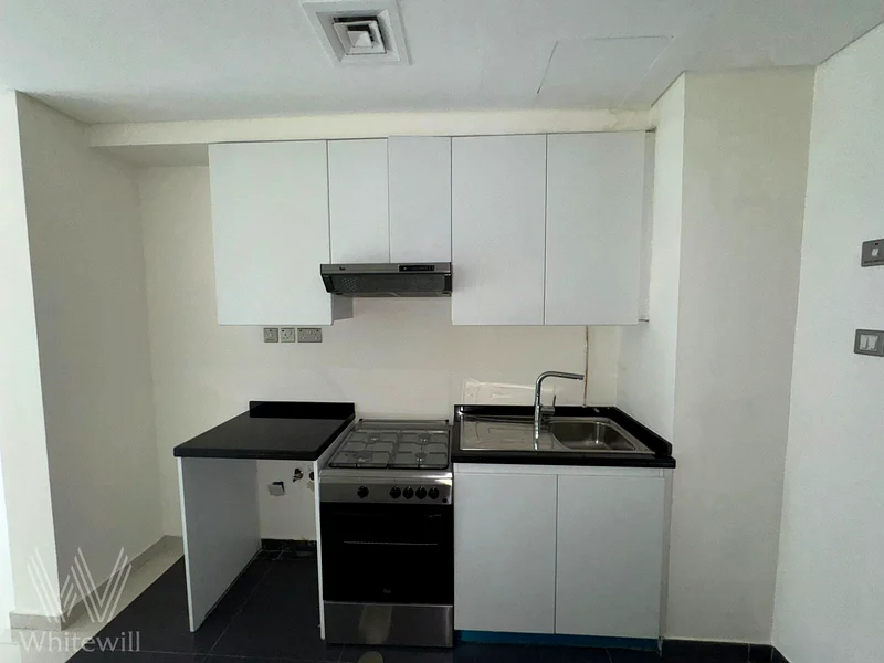 Park and Villas View | Vacant | Spacious Layout63971815138178113