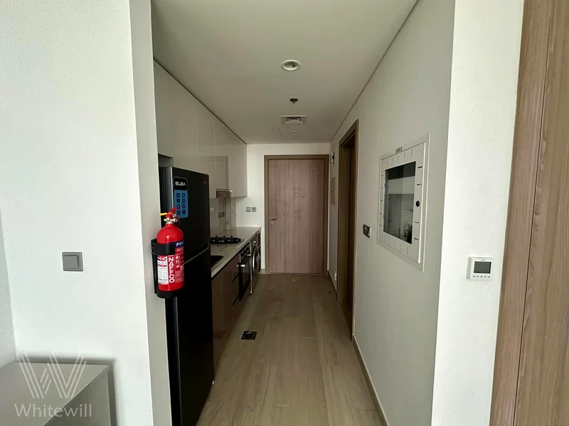 جديد بالكامل | طابق عالي | جاهز للسكن63977067838339113