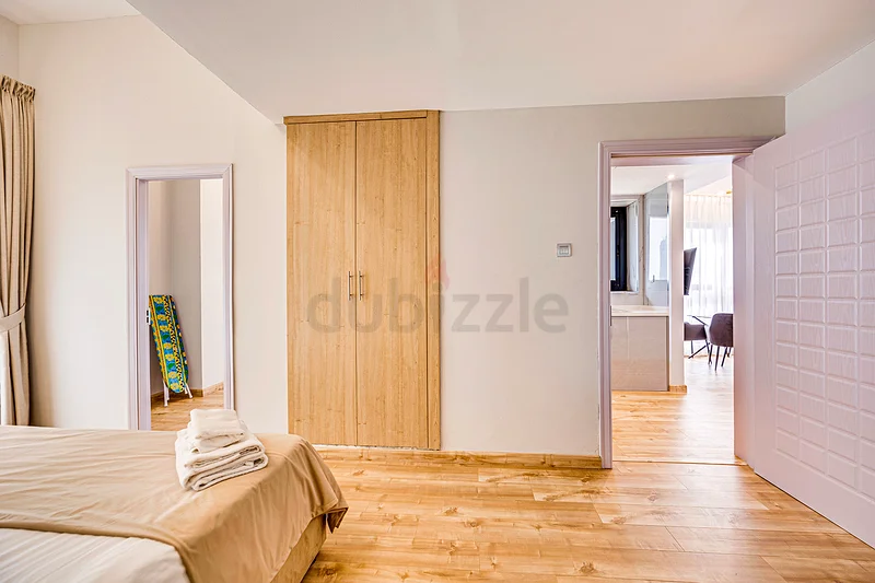1BD plus study in Escan Tower High Floor Vacant !64039813442305113