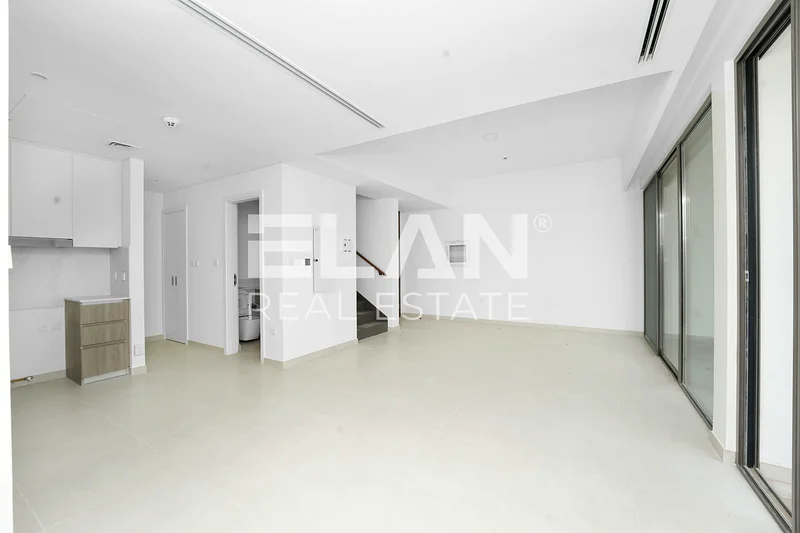 Exclusive | Brand New | Bright | Near Pool63732482180099112
