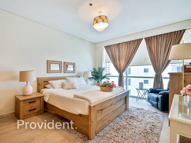 Fully Upgraded | Sea Views | Vacant63936476922370114