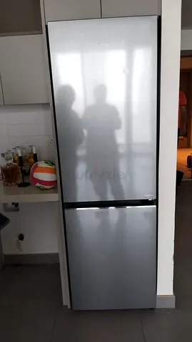 Hitachi bottom freezer fridge for sale