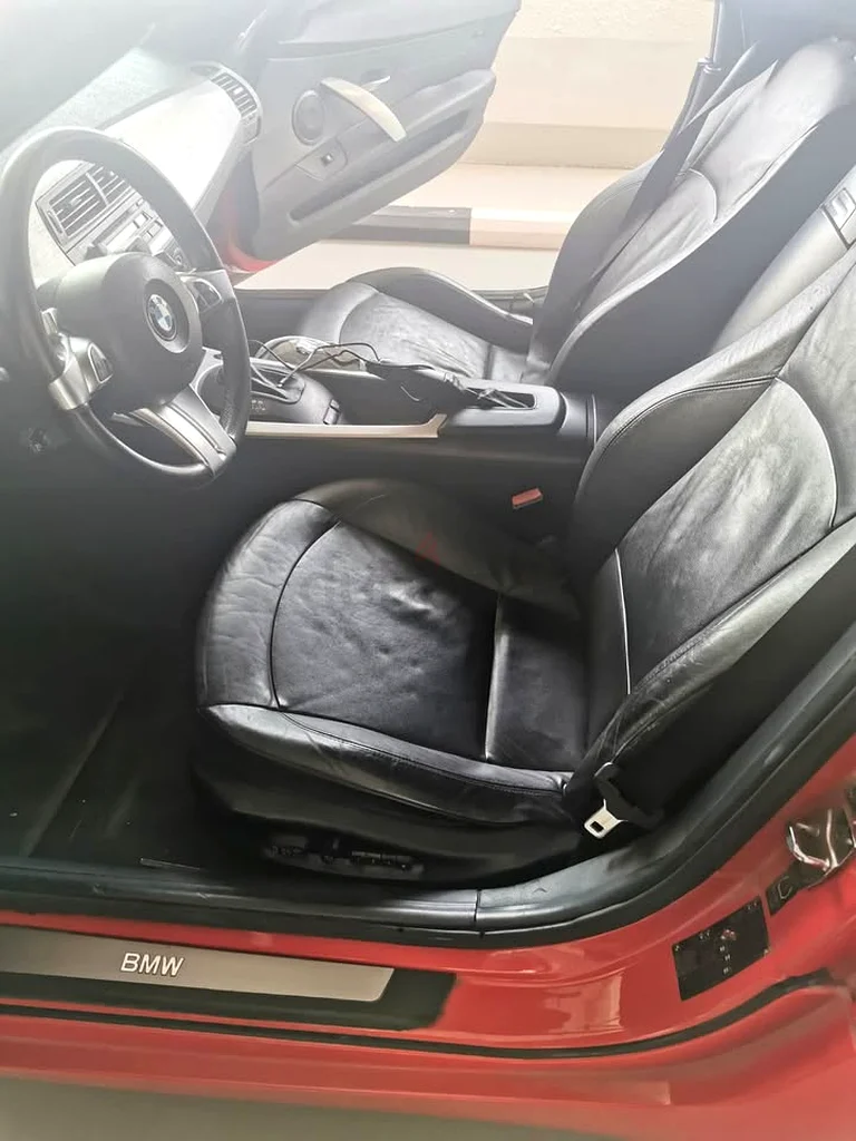 BMW Z4 (Mint Condition)63699045743106111