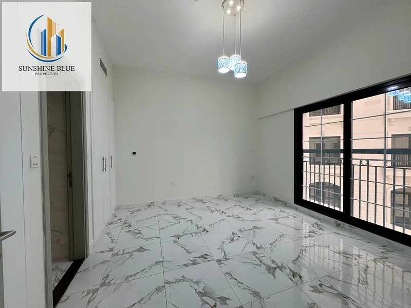 شقة فاخرة مكونة من غرفة نوم واحدة !! بركة سباحة وصالة رياضية و موقف سيارات !!63731923028225114