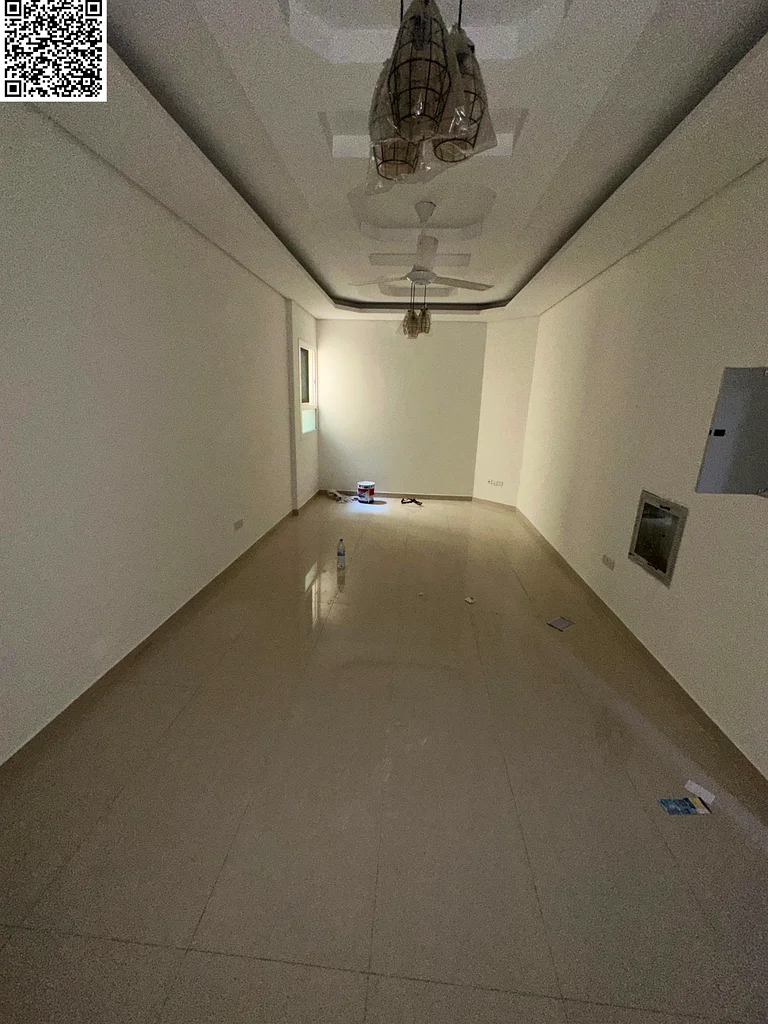 الشقة المكونة من غرفتي نوم، الأكبر والأكثر أناقة، تقع في الطابق الثاني في منطقة المويحة 3، قرب 63712054083970114