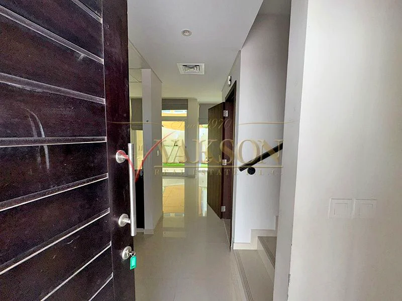 2 Balcony | Bright & Spacious | Avencia63741340747138112