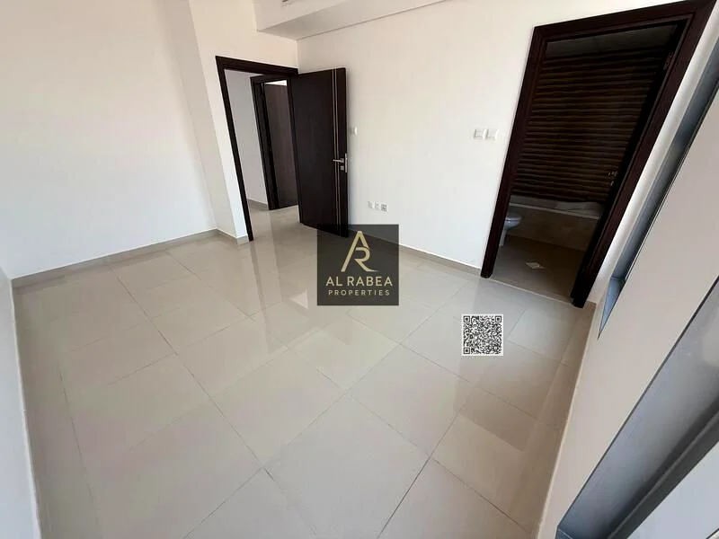 مبنى جديد، أول ساكن في الجرف 363714352497666114