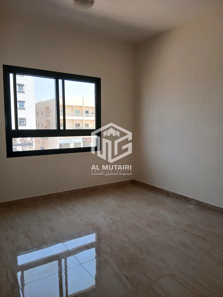 للإيجار، غرفتين وصالة مع 3 حمامات، أول ساكن في الجرف 3 بجانب السوق الصيني، غرف ماستر بالكامل، تكييف مركزي63714352613763114