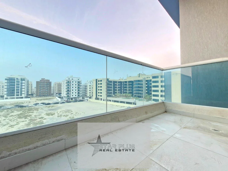 شقة فاخرة وواسعة جدًا مكونة من غرفتي نوم قرب المخرج مع مسبح و موقف سيارات63730149729153113