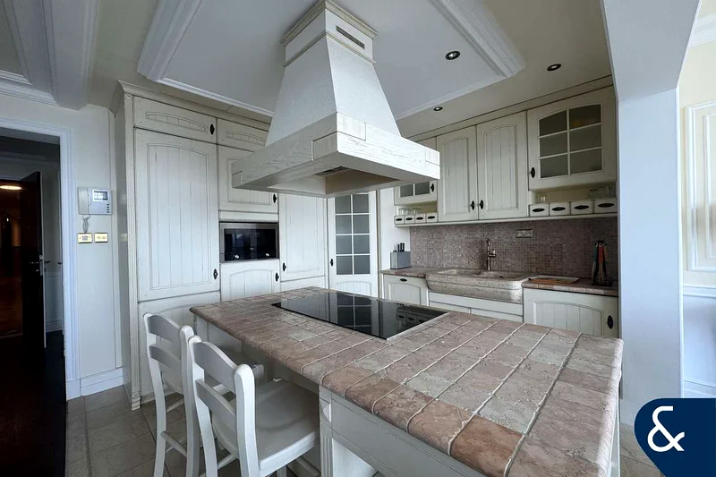 Fully Upgraded | Vacant | Golf Course View64039157862403114