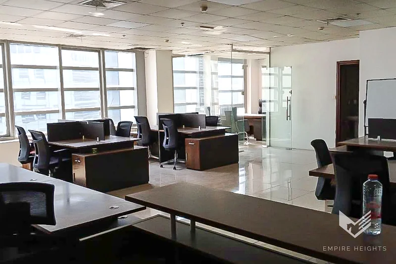 مجهز ومفروش بالكامل | مطبخ صغير ومرحاض | شاغر63815435545219110