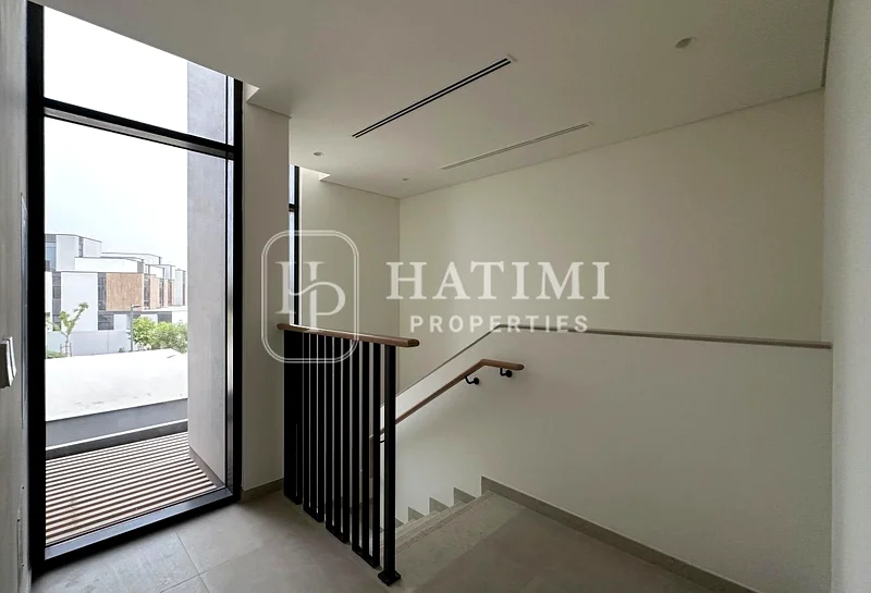 SINGLE ROW| PRIME LOCATION| BRAND NEW63732954870786112