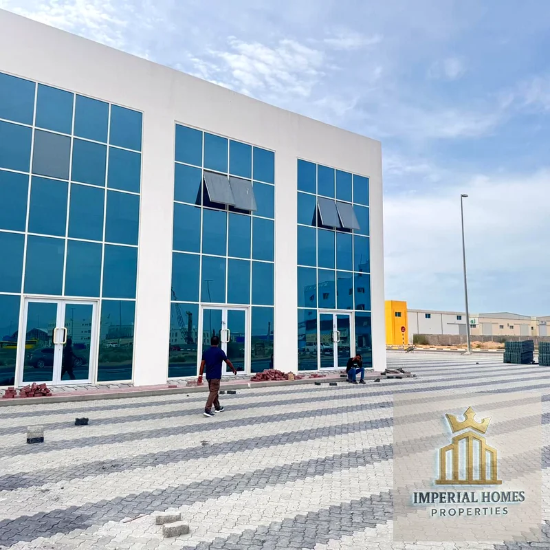 Warehouse (Shed) for Annual Rent – Umm Al Quwain  📍 Location: Umm Al Quwain, UAE 📐 Size: 1,635 sq. ft. 🔌 Power Capacity: 46 kW 💰 Rental Price: AED64060564441985111