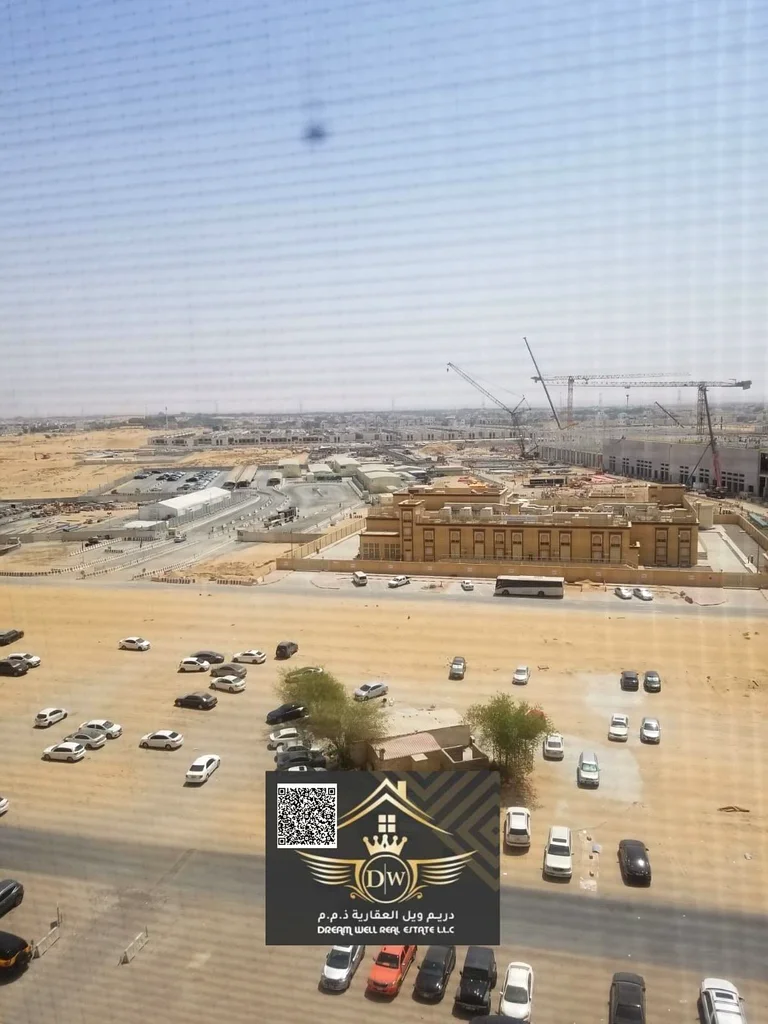 شقة مكونة من غرفتين نوم مع موقف سيارات متوفر للإيجار في مدينة الإمارات عجمان63715947624706113