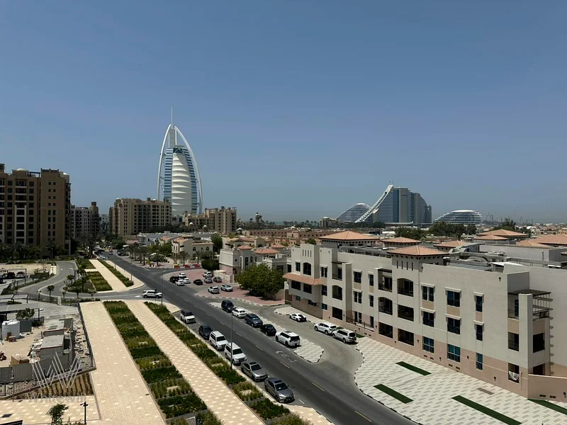 جديد بالكامل | إطلالة على برج العرب | غير مفروش63730615159938110