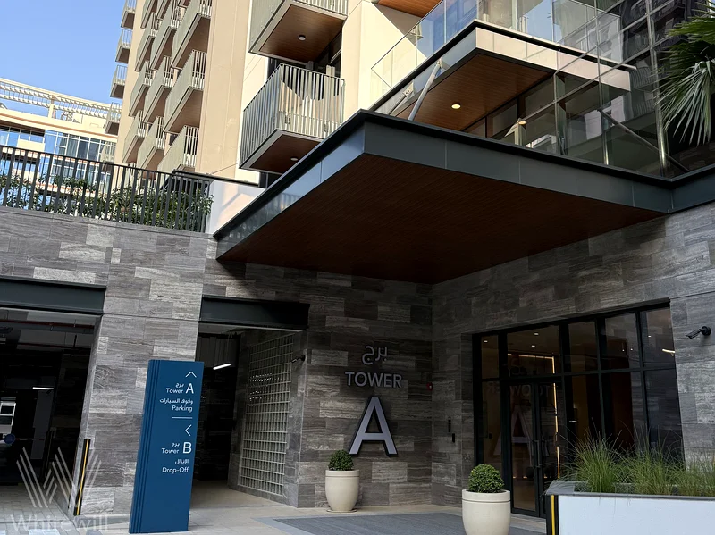 High Floor | Partial Creek View | Vacant64015163830402112