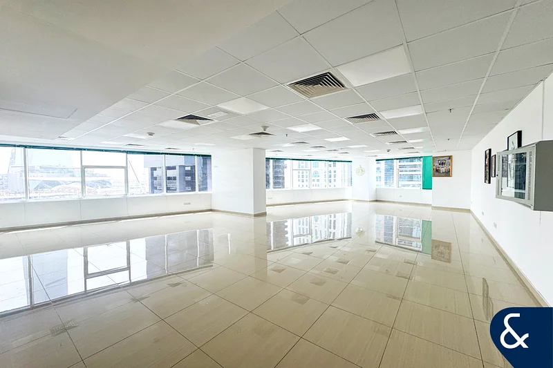 Sea View | Fitted Office | Fully Upgraded64071282387329110