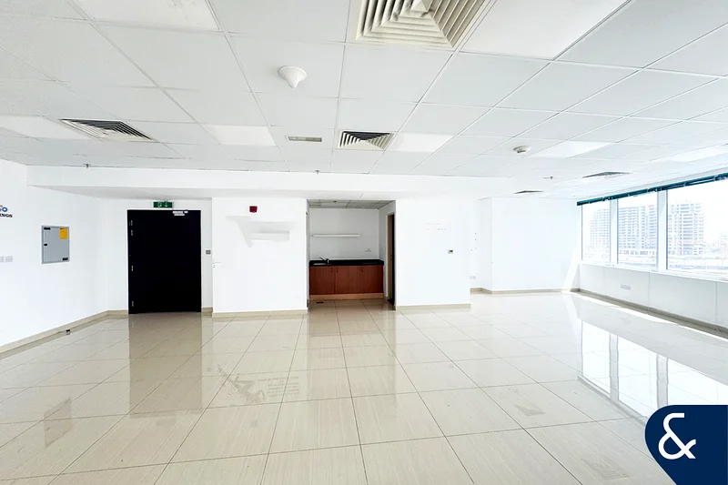Sea View | Fitted Office | Fully Upgraded64071282387329112