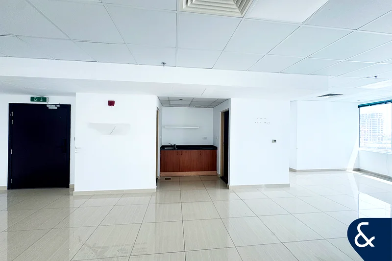 Sea View | Fitted Office | Fully Upgraded64071282387329113