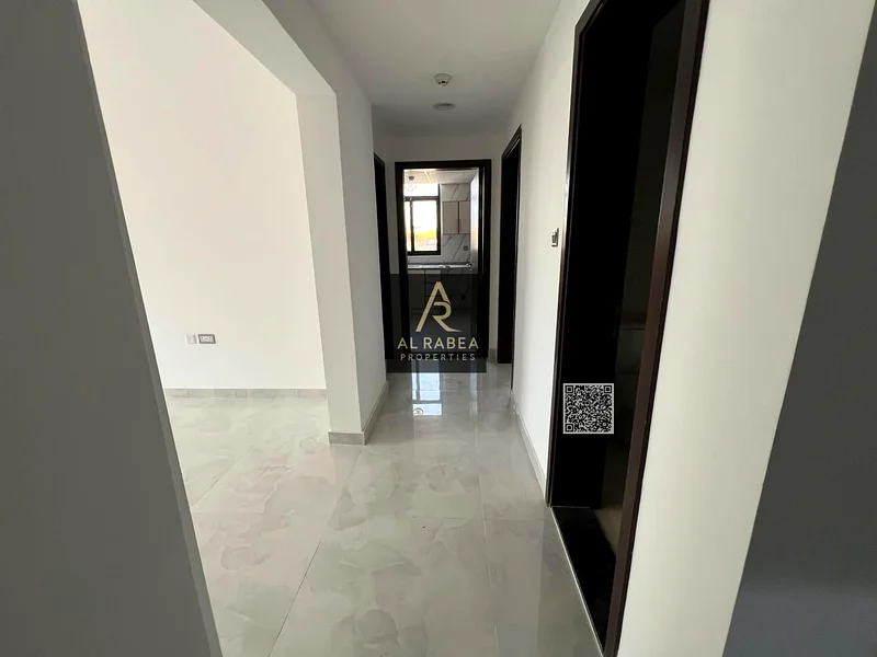 غرفتا نوم رئيسيتان جديدتان تمامًا مع خزائن مدمجة63714352644993112