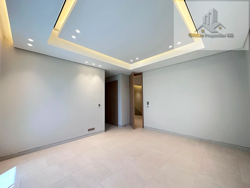 فيلا معاصرة | جديدة بالكامل | منطقة حديقة63808871436035111