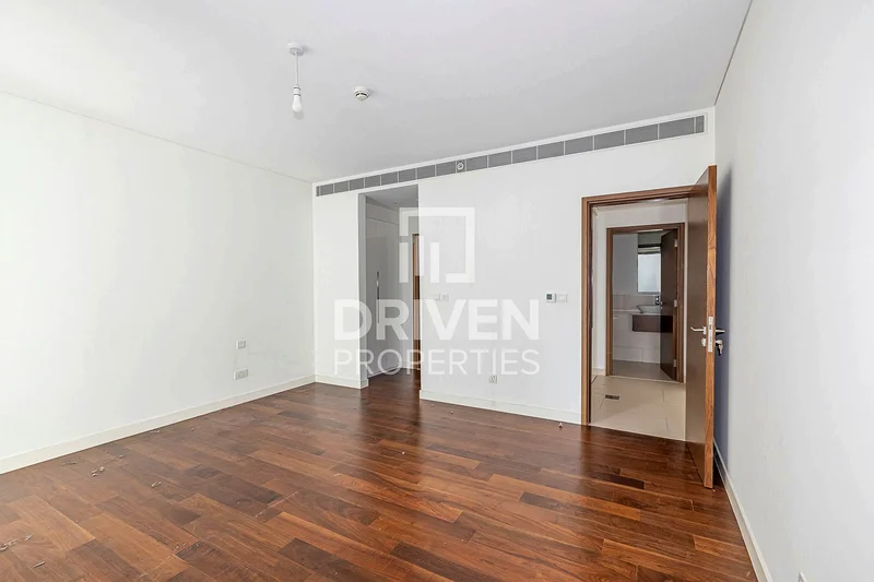 Spacious and Bright | Multiple Options Available63948478431875114
