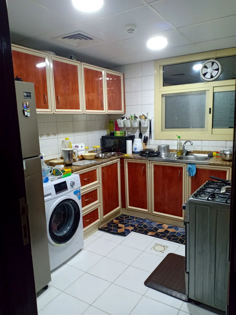 غرفة مفروشة بالكامل مع تكييف مركزي للوافدين الهنود العزاب63796791937411114