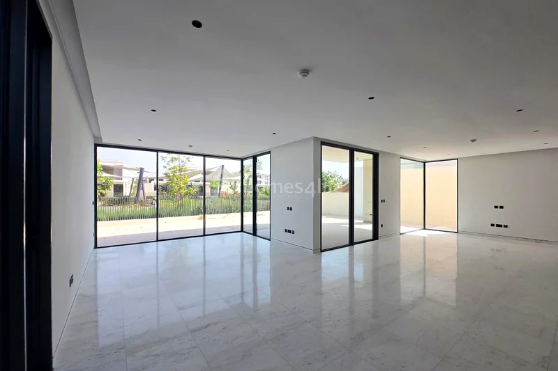 PARK VIEW | MARBLE FLOORING | LARGEST PLOT63736528472834111