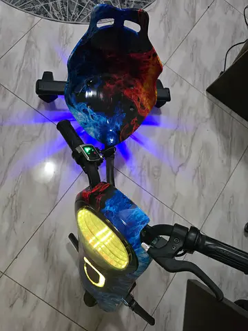 Drift scooter Cool LED Light-Up Kids Ride-On Scooter same as new only 5 times used last price 300