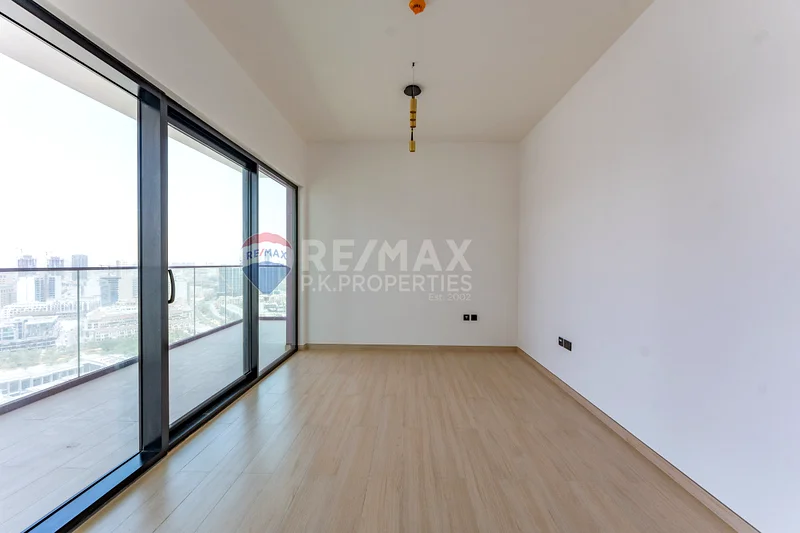 Community and Pool View | Unfurnished | Spacious63779401132673111