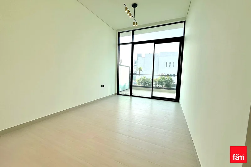 مطبخ مجهز بتصميم واسع شاغر63786870792961113