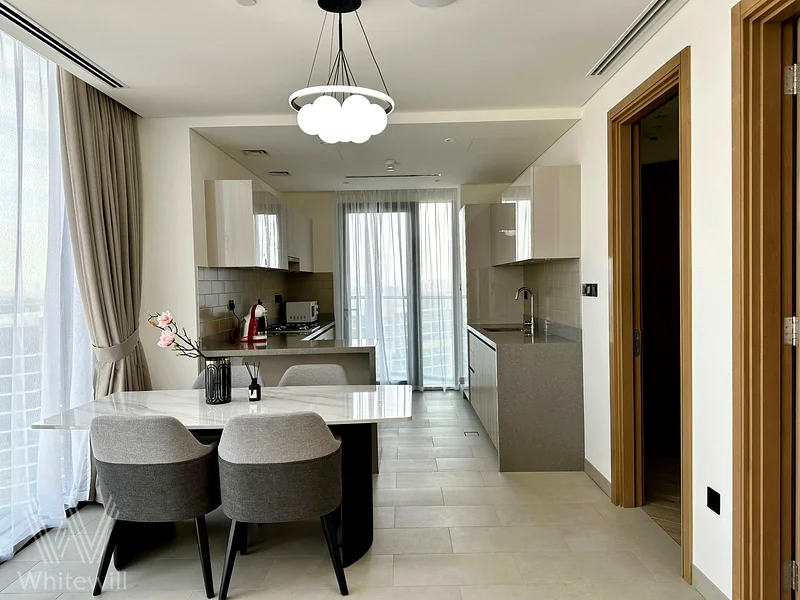 Fully Furnished | Vacant | Excellent Location64016677759875112