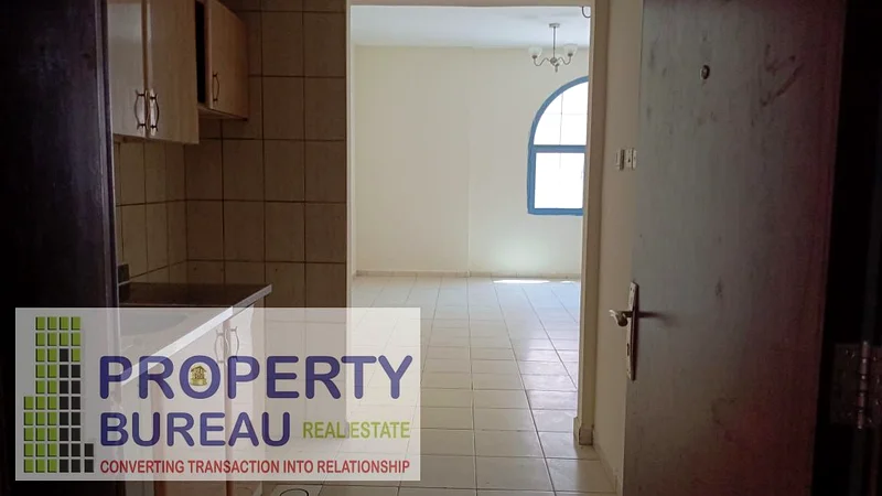 Spacious Studio – Ready to Move In- Near Bus Stop63741807906050110