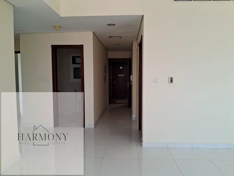 Prime location...Rak City / Corniche and a short walk to Malls, retail shops, services, and Main roads as well as schools.... perfect for the family..63813320144386112