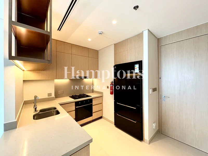 جديد بالكامل | برج 2 | طابق عالٍ63773052778371112