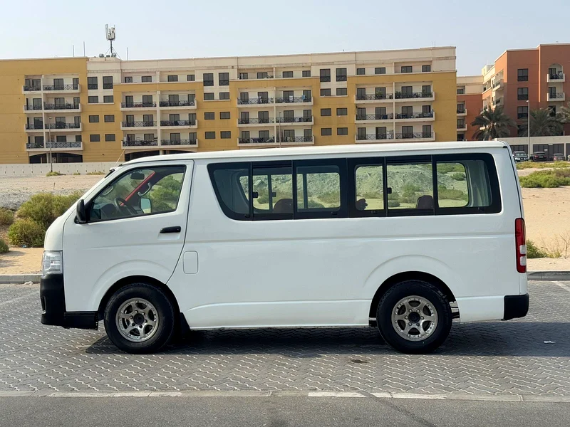 Toyota Haice Model 2009 km 225000 seats 13 GCC space accident Free63699049347841114