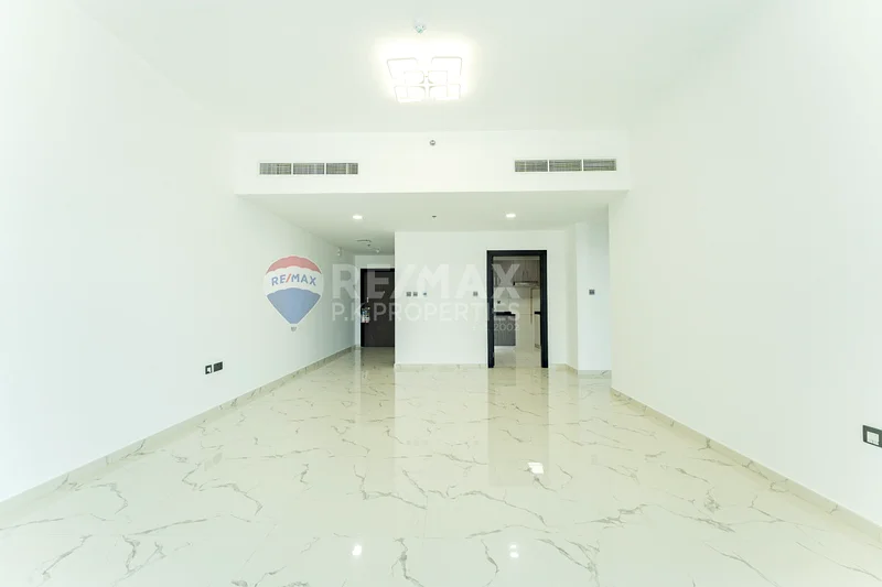 بدون عمولة | أحجام كبيرة | غرفة تخزين | شاغر63765969510402112