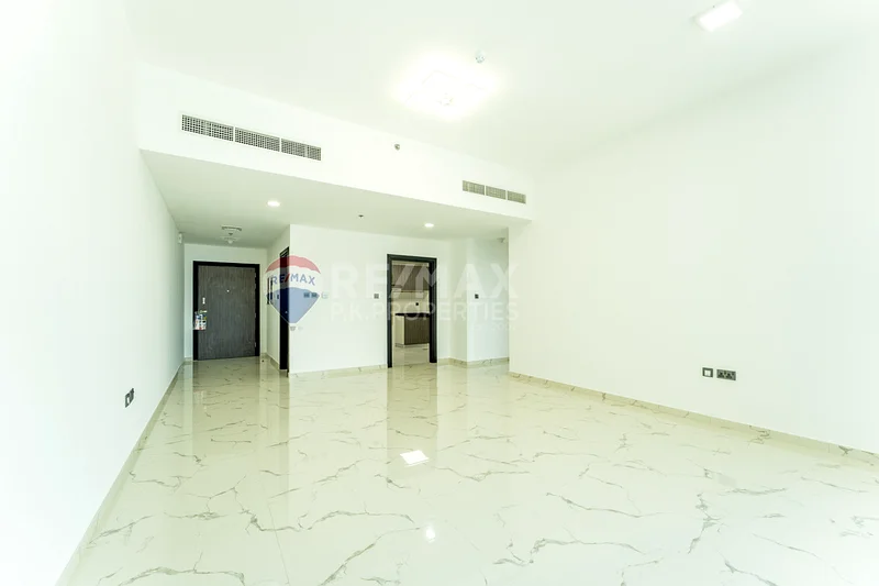 بدون عمولة | أحجام كبيرة | غرفة تخزين | شاغر63765969510402113